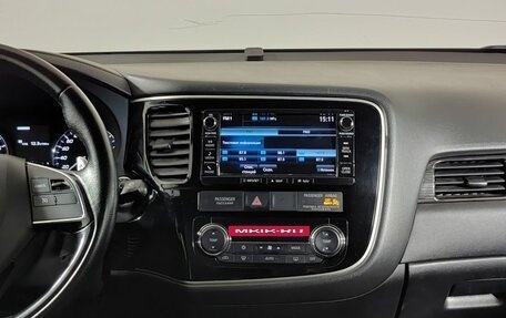 Mitsubishi Outlander III рестайлинг 3, 2016 год, 1 870 000 рублей, 15 фотография