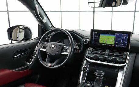 Toyota Land Cruiser, 2022 год, 9 990 000 рублей, 7 фотография