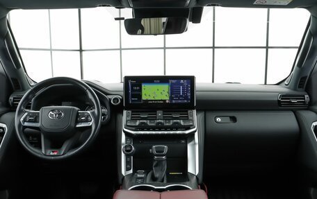 Toyota Land Cruiser, 2022 год, 9 990 000 рублей, 12 фотография