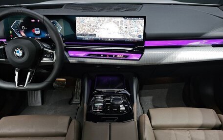 BMW 5 серия, 2025 год, 9 900 000 рублей, 10 фотография