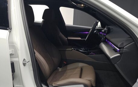 BMW 5 серия, 2025 год, 9 900 000 рублей, 13 фотография