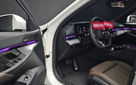 BMW 5 серия, 2025 год, 9 900 000 рублей, 14 фотография