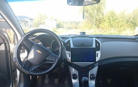 Chevrolet Cruze II, 2013 год, 700 000 рублей, 3 фотография