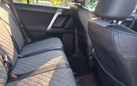 Toyota Land Cruiser Prado 150 рестайлинг 2, 2017 год, 4 000 000 рублей, 9 фотография