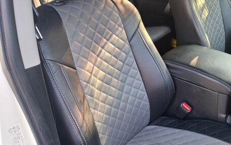 Toyota Land Cruiser Prado 150 рестайлинг 2, 2017 год, 4 000 000 рублей, 11 фотография