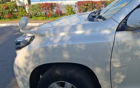 Toyota Land Cruiser Prado 150 рестайлинг 2, 2017 год, 4 000 000 рублей, 20 фотография