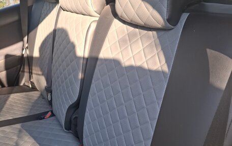 Toyota Land Cruiser Prado 150 рестайлинг 2, 2017 год, 4 000 000 рублей, 16 фотография
