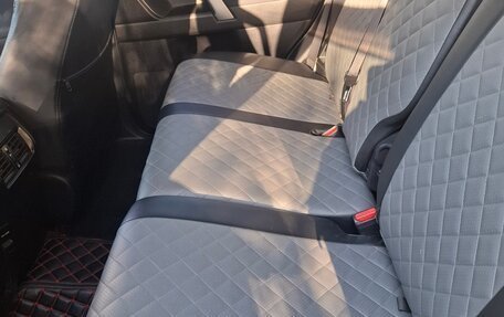 Toyota Land Cruiser Prado 150 рестайлинг 2, 2017 год, 4 000 000 рублей, 15 фотография