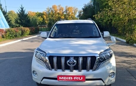 Toyota Land Cruiser Prado 150 рестайлинг 2, 2017 год, 4 000 000 рублей, 30 фотография