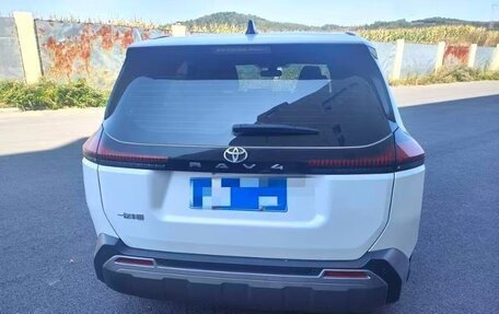 Toyota RAV4, 2025 год, 4 200 000 рублей, 5 фотография