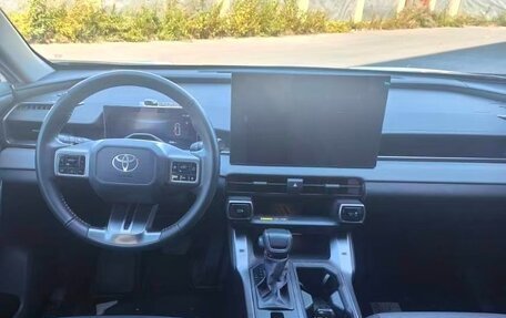 Toyota RAV4, 2025 год, 4 200 000 рублей, 8 фотография