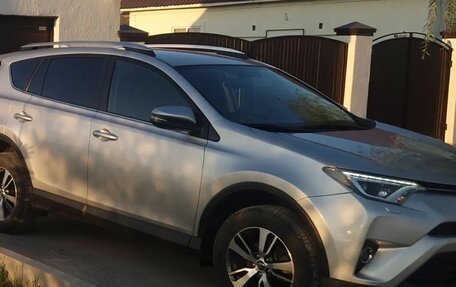 Toyota RAV4, 2017 год, 2 400 000 рублей, 3 фотография