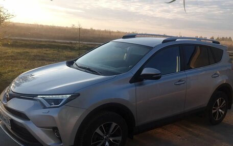Toyota RAV4, 2017 год, 2 400 000 рублей, 2 фотография