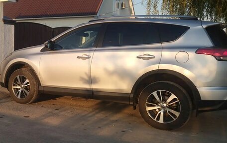 Toyota RAV4, 2017 год, 2 400 000 рублей, 4 фотография