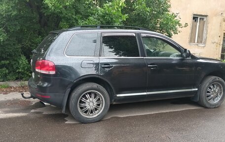 Volkswagen Touareg III, 2004 год, 750 000 рублей, 2 фотография