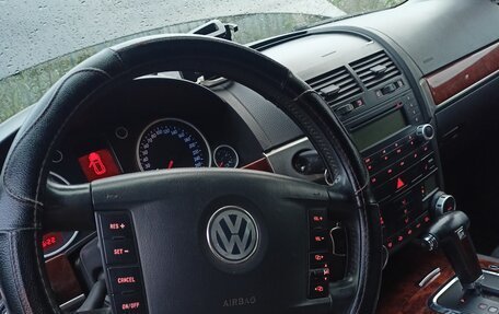 Volkswagen Touareg III, 2004 год, 750 000 рублей, 8 фотография