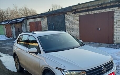 Volkswagen Tiguan II, 2020 год, 2 750 000 рублей, 2 фотография