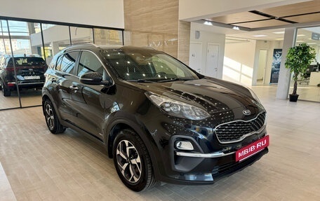 KIA Sportage IV рестайлинг, 2020 год, 2 149 990 рублей, 3 фотография