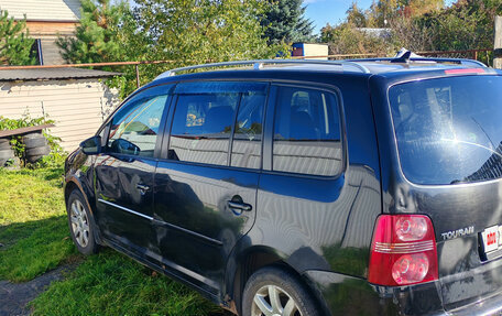 Volkswagen Touran III, 2009 год, 550 000 рублей, 2 фотография