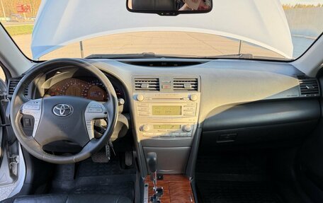 Toyota Camry, 2010 год, 1 250 000 рублей, 5 фотография