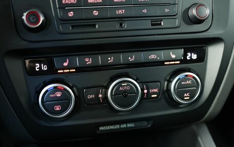 Volkswagen Jetta VI, 2013 год, 959 000 рублей, 19 фотография