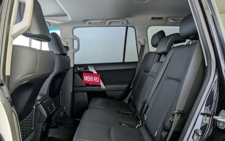 Toyota Land Cruiser Prado 150 рестайлинг 2, 2022 год, 7 950 000 рублей, 11 фотография