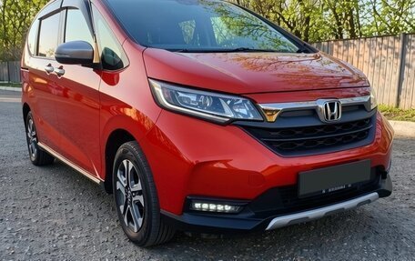 Honda Freed II, 2021 год, 1 500 000 рублей, 2 фотография