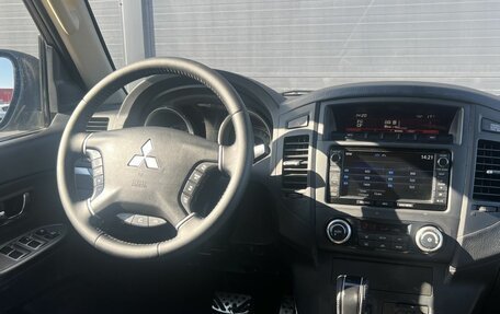Mitsubishi Pajero IV, 2013 год, 2 190 000 рублей, 15 фотография