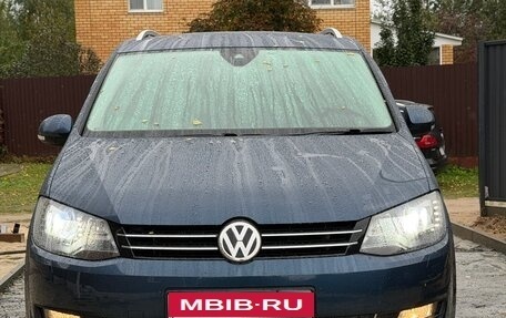 Volkswagen Sharan II, 2015 год, 1 740 000 рублей, 1 фотография