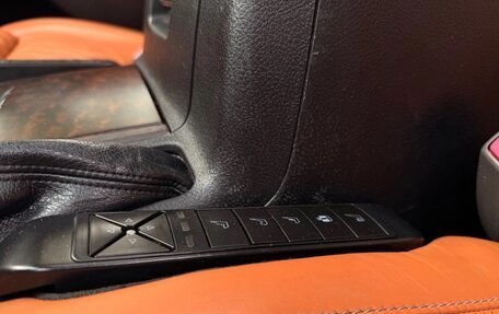 Toyota Land Cruiser 200, 2010 год, 2 650 000 рублей, 13 фотография