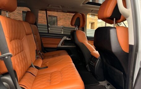 Toyota Land Cruiser 200, 2010 год, 2 650 000 рублей, 16 фотография