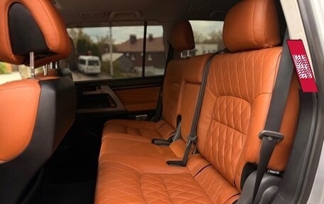 Toyota Land Cruiser 200, 2010 год, 2 650 000 рублей, 12 фотография