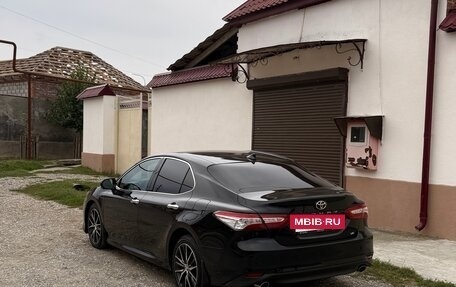 Toyota Camry, 2019 год, 2 200 000 рублей, 4 фотография