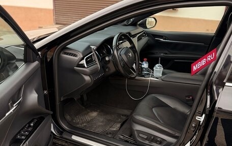 Toyota Camry, 2019 год, 2 200 000 рублей, 5 фотография