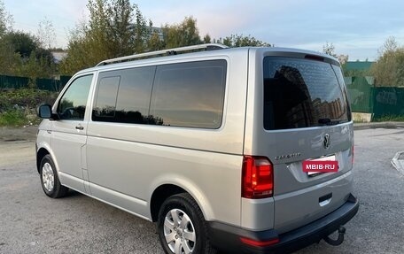 Volkswagen Caravelle T6 рестайлинг, 2017 год, 2 550 000 рублей, 4 фотография
