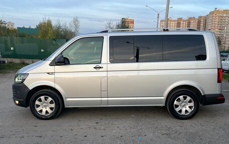 Volkswagen Caravelle T6 рестайлинг, 2017 год, 2 550 000 рублей, 5 фотография