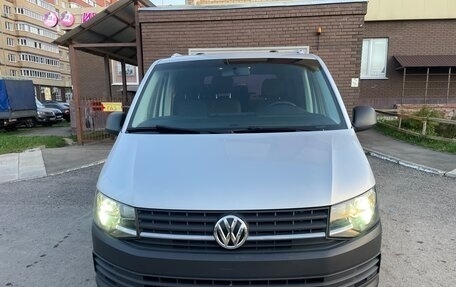 Volkswagen Caravelle T6 рестайлинг, 2017 год, 2 550 000 рублей, 6 фотография