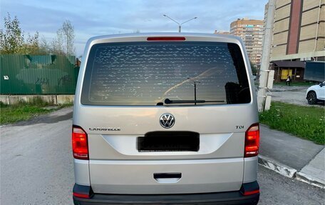 Volkswagen Caravelle T6 рестайлинг, 2017 год, 2 550 000 рублей, 25 фотография