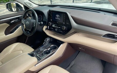 Toyota Highlander, 2021 год, 4 419 000 рублей, 8 фотография