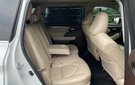 Toyota Highlander, 2021 год, 4 419 000 рублей, 10 фотография