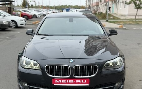 BMW 5 серия, 2011 год, 1 390 000 рублей, 2 фотография