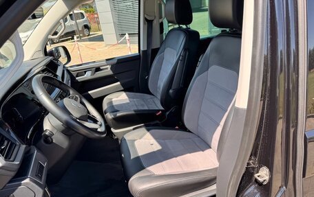 Volkswagen Multivan T6 рестайлинг, 2022 год, 4 800 000 рублей, 7 фотография