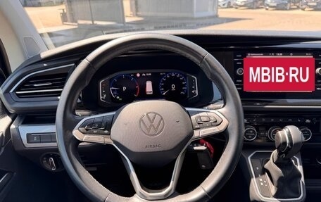 Volkswagen Multivan T6 рестайлинг, 2022 год, 4 800 000 рублей, 8 фотография