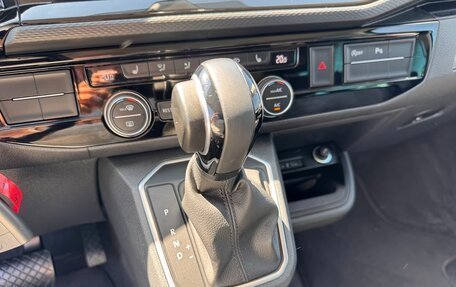Volkswagen Multivan T6 рестайлинг, 2022 год, 4 800 000 рублей, 14 фотография