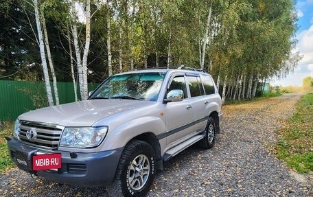 Toyota Land Cruiser 100 рестайлинг 2, 2003 год, 2 850 000 рублей, 3 фотография