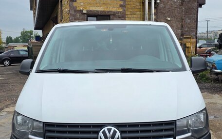 Volkswagen Caravelle T6 рестайлинг, 2016 год, 2 000 000 рублей, 1 фотография
