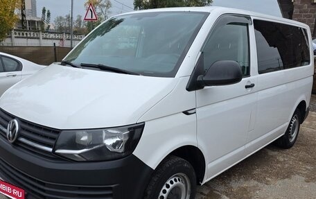 Volkswagen Caravelle T6 рестайлинг, 2016 год, 2 000 000 рублей, 7 фотография