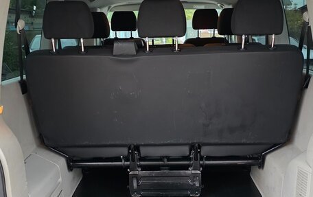 Volkswagen Caravelle T6 рестайлинг, 2016 год, 2 000 000 рублей, 16 фотография