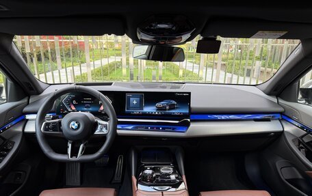 BMW 5 серия, 2025 год, 8 290 000 рублей, 18 фотография