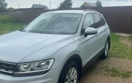 Volkswagen Tiguan II, 2019 год, 1 950 000 рублей, 2 фотография